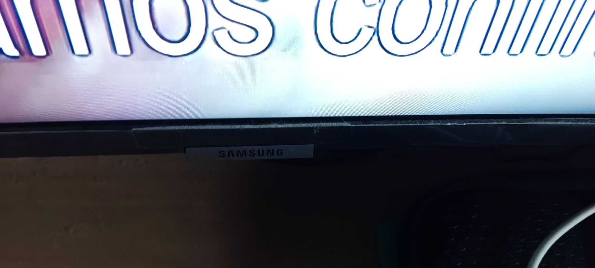 Smart TV 50" Samsung 4K UHD modelo UE49RU7305K