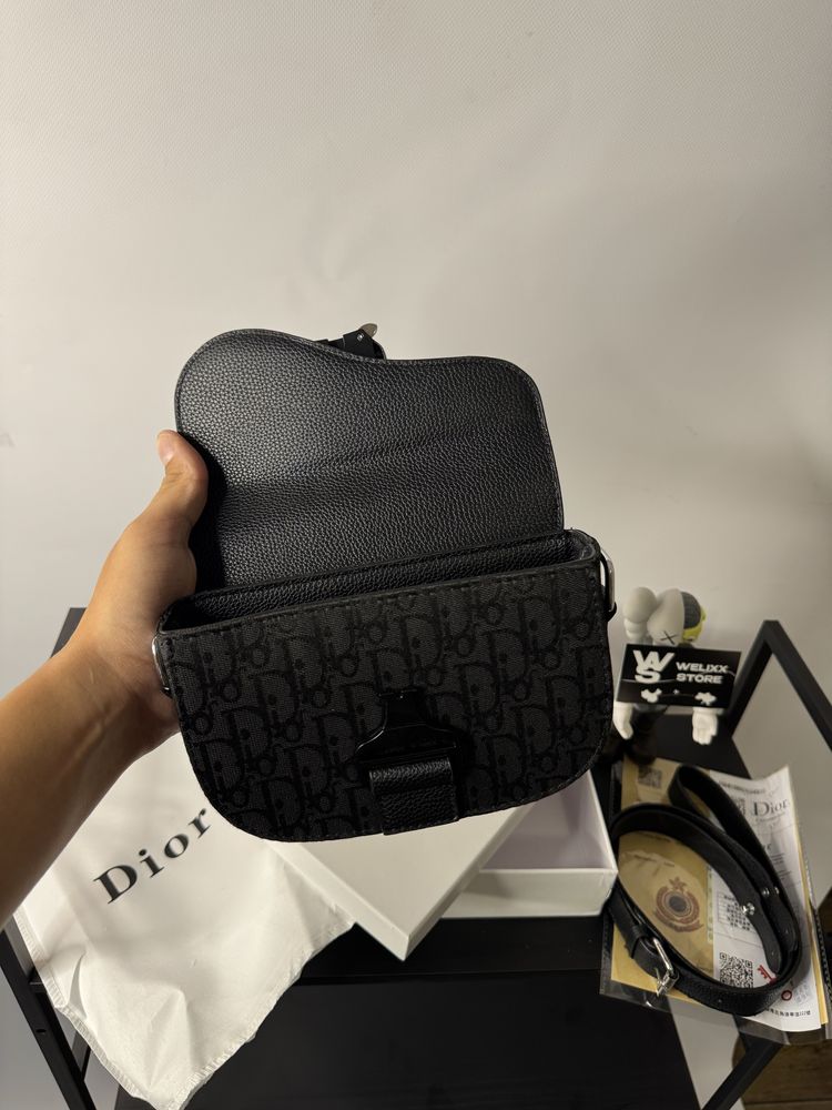 Сумка від Christian Dior