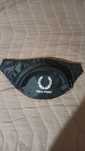 Бананка Fred Perry