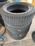 Komplet opon zimowych 235/60/18 DUNLOP Używane F-Vat