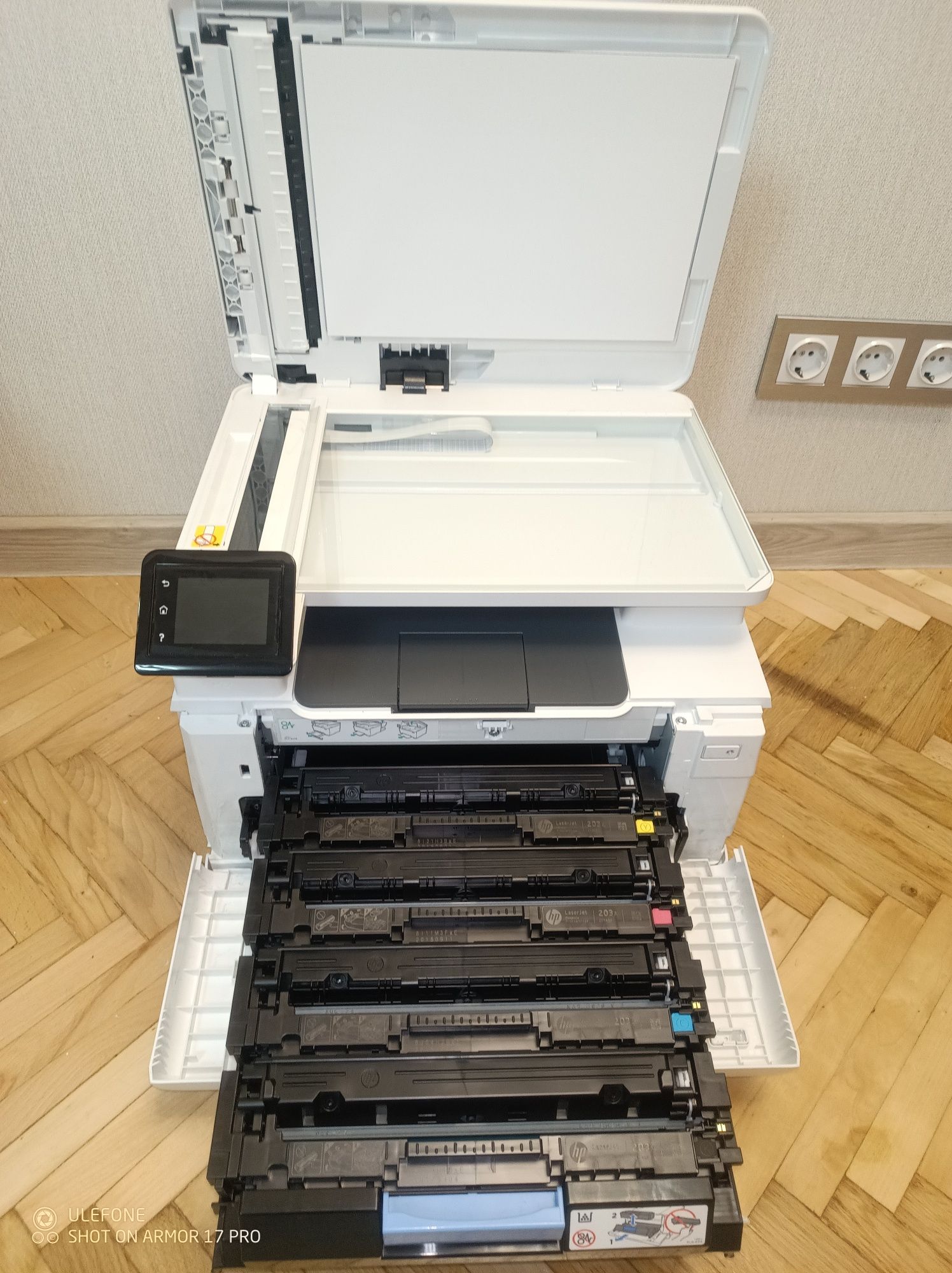 Кольоровий лазерний БФП HP Color LaserJet Pro M281fdw з Wi-Fi (T6B82A)