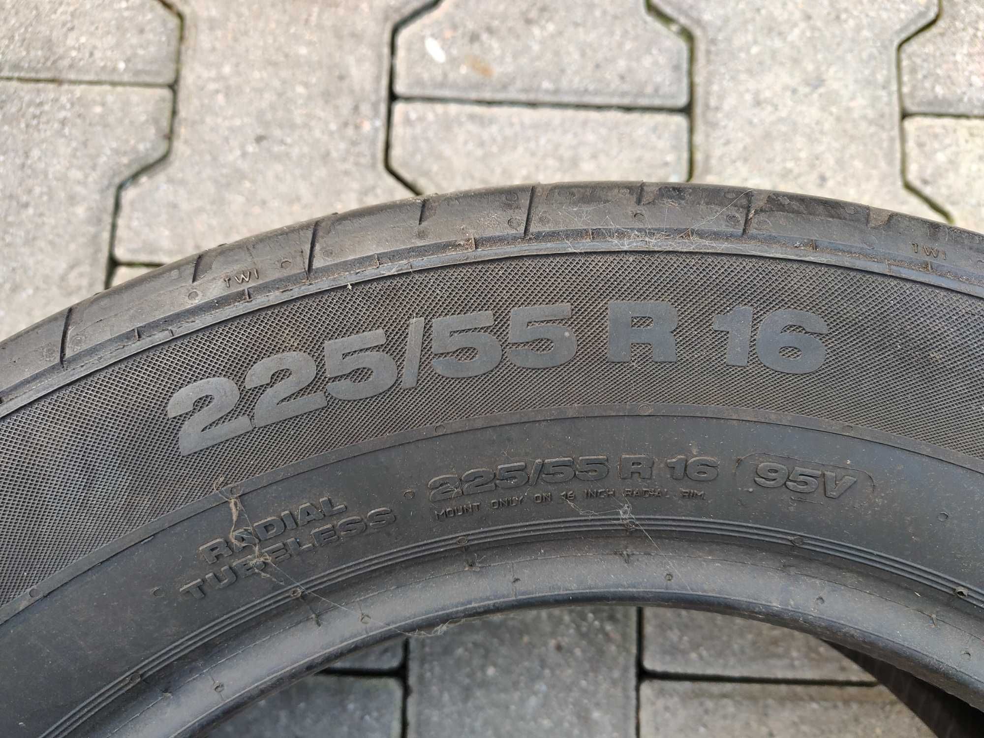 Para Opon letnich Continental ContiPremiumContant 2 225/55 R16 95V