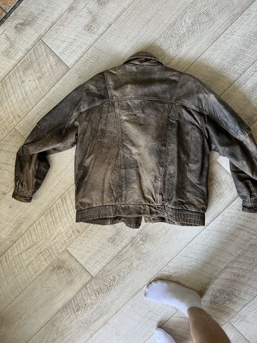 Шкіряна куртка, потерта, з широкими плечима, vintage, кожанка з 90х