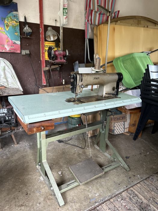 Maszyna do wzycia pezemyslowa PFAFF