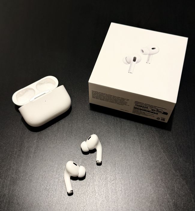 Apple AirPods Pro 2 Gen Lightning