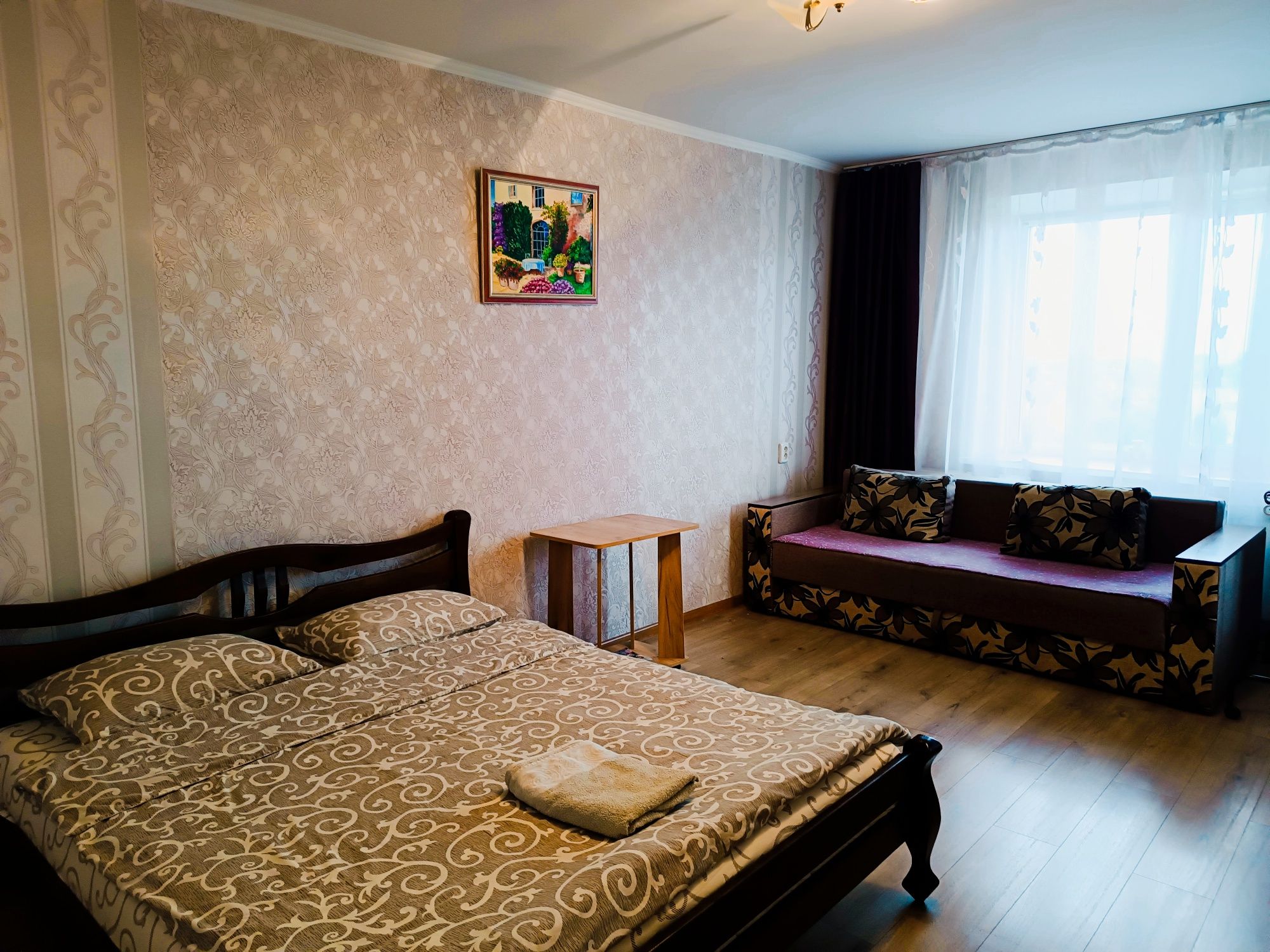 Погодинно або подобово 1-кімн.кв.,Центр.