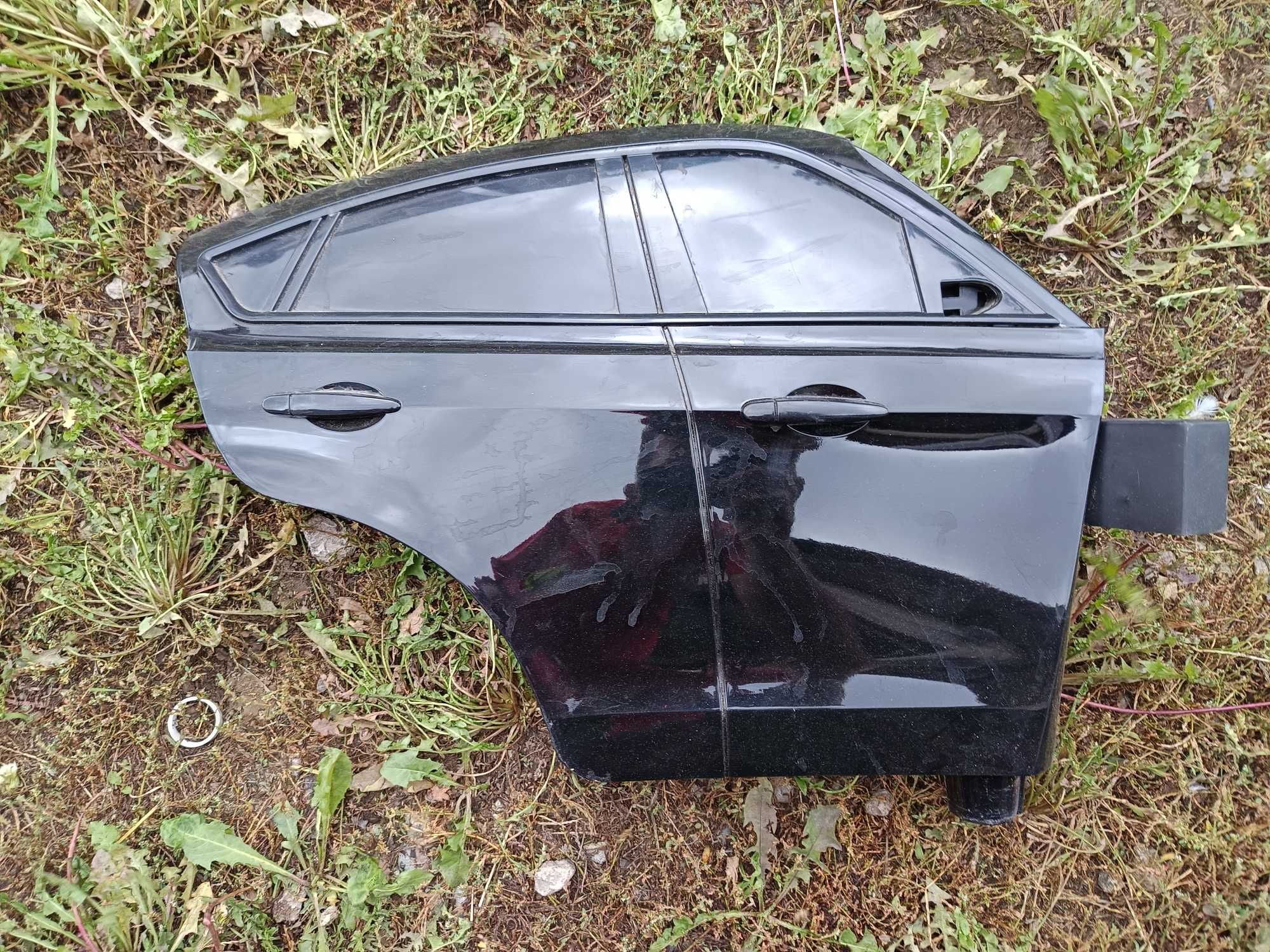drzwi prawe do  BMW X6M na akumulator dla dzieci