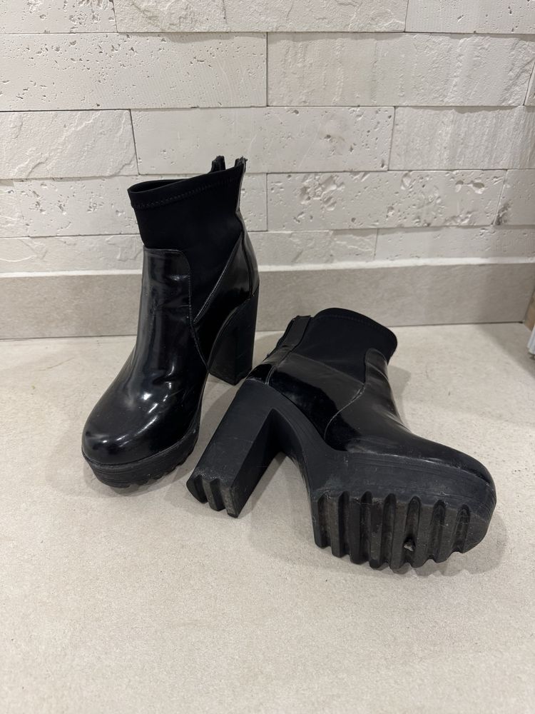Buty koturny na koturnie platformie czarne mega wygodne 37,5 24,3 cm