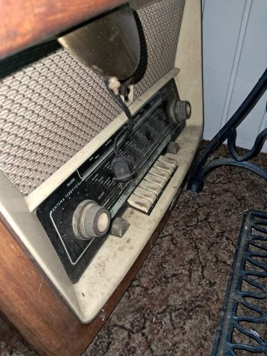 Zabytkowe radio z lat 50