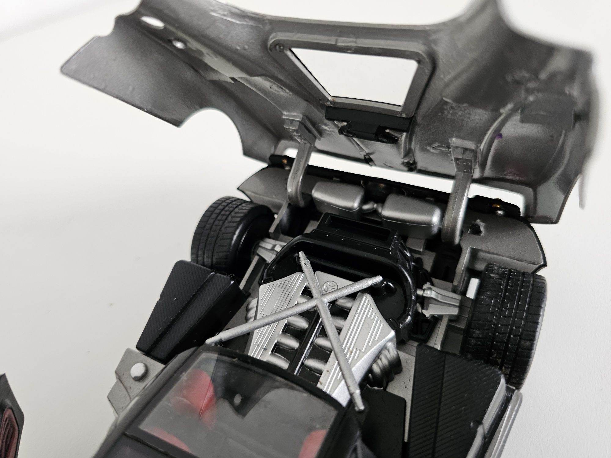 Pagani Zonda F-2005 silver Almost Real 1:18