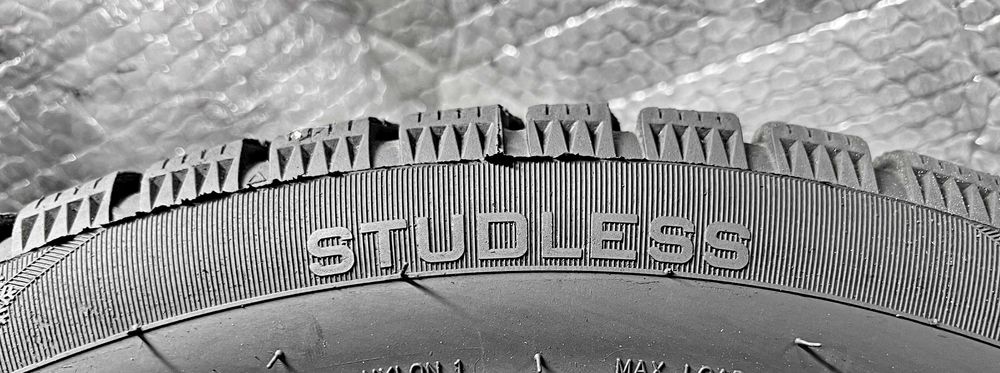 Шини Б/в 225.50.17 комплект