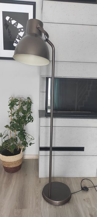 Lampa podłogowa Hektar