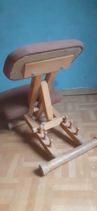 Klękosiad klęcznik ergonomiczny