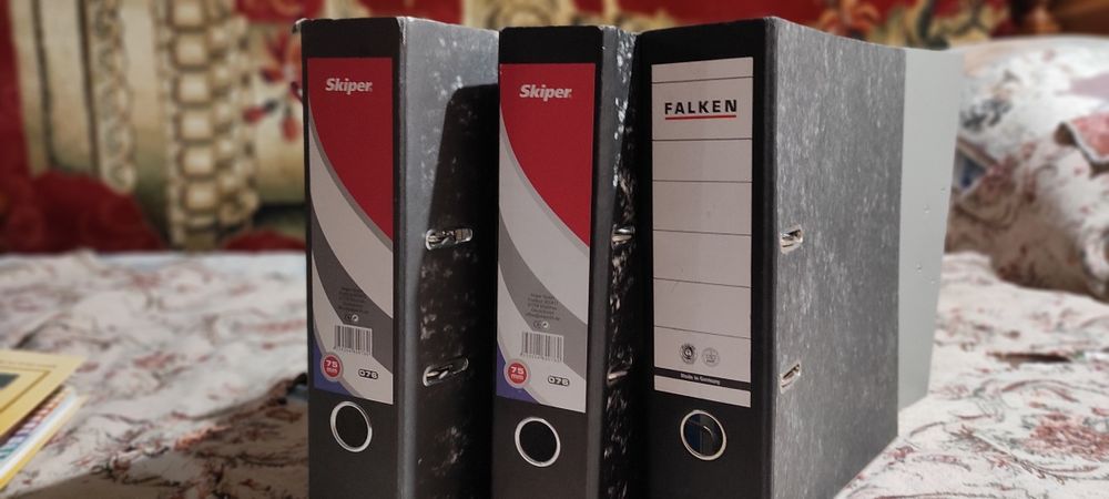 Сегрегатор, папка-реєстратор А4, папки-скоросшивачі, ручки кулькові