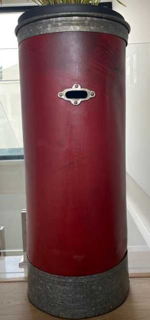 Cestos de cartão com terminações em latão