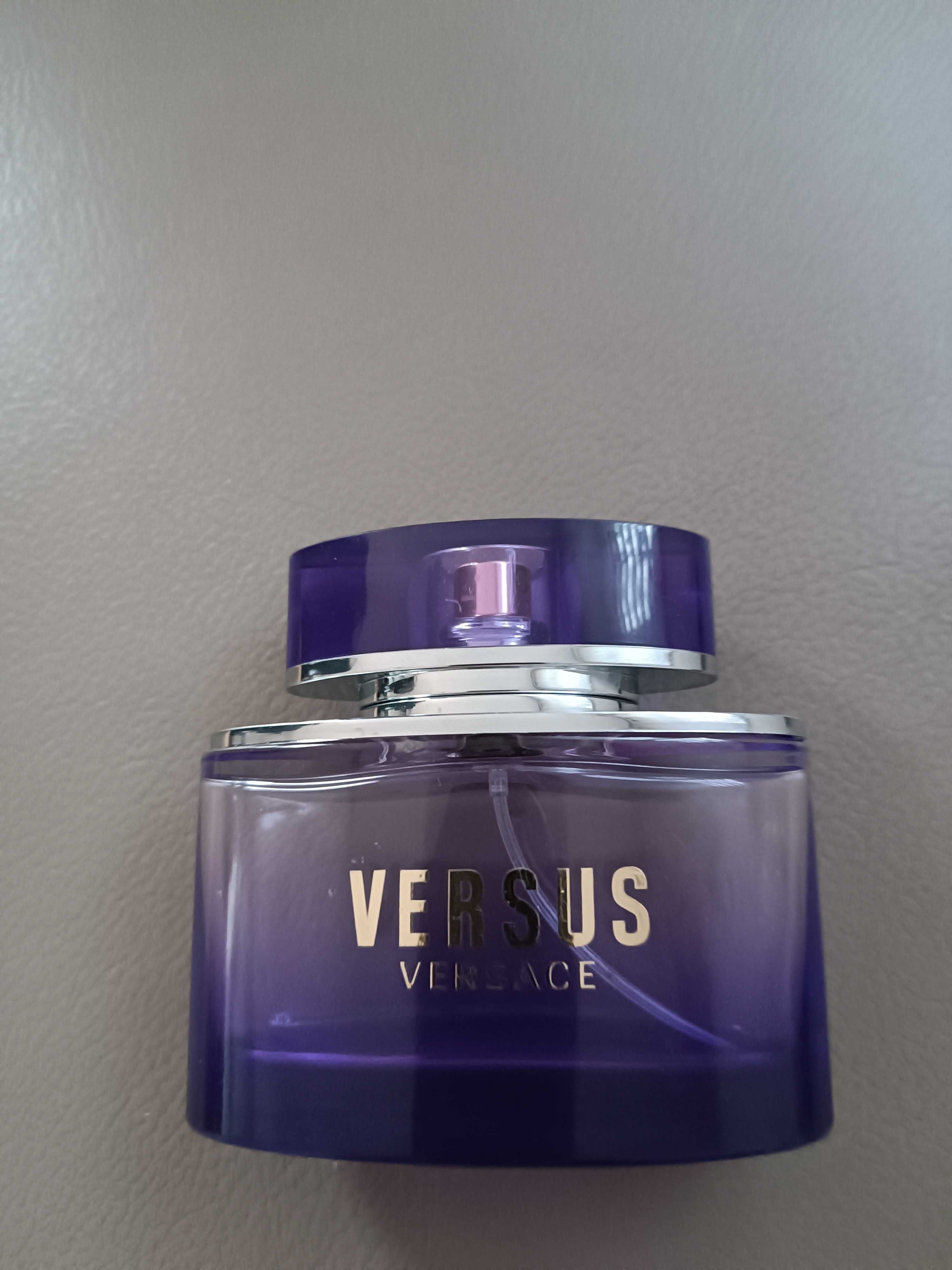 Flakonik po perfumie Versace