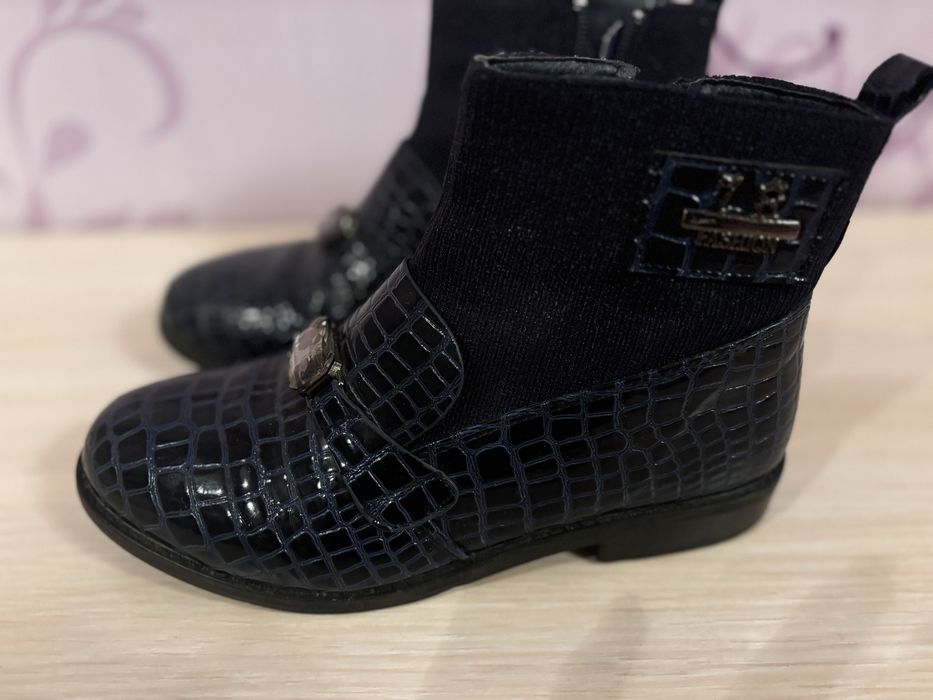 Ботінки на  дівчинку 35 розмір, осінь- весна