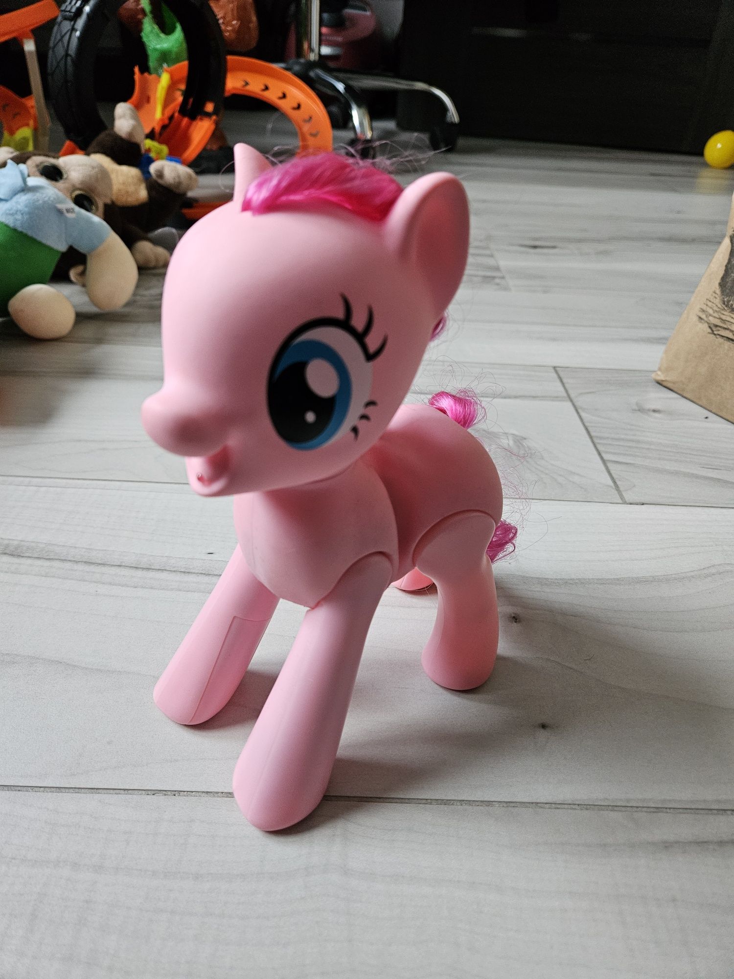 Figurka zabawka Pony na baterie