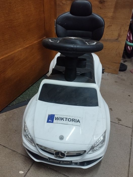 Auto, jeździk dla dziecka