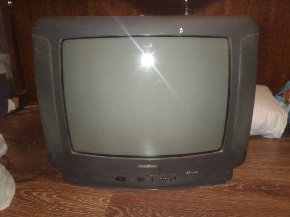 Телевизор цветной GOLDSTAR 45см. диагональ