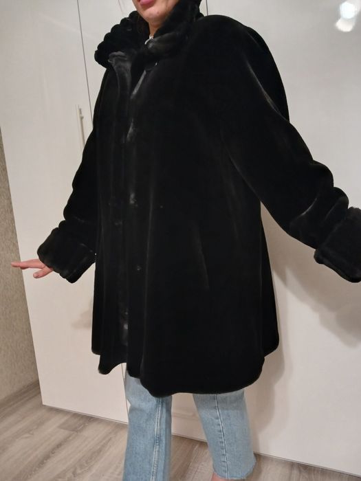 Шуба из экомеха.