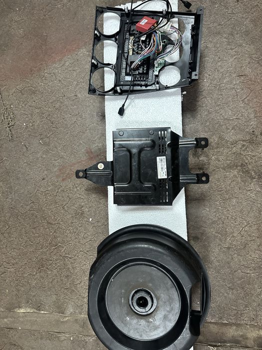 Оригінальний сабвуфер з підсильовачом без Магнітоли