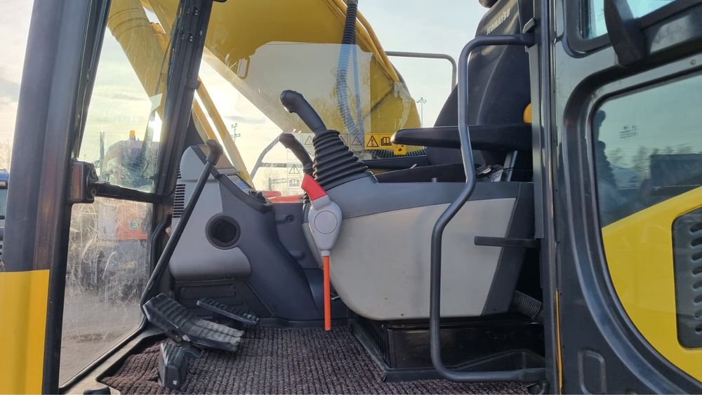 Экскаватор Komatsu PC 210 LC , 2012 г , гус 90 см