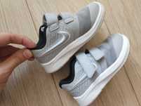 Buty sportowe Nike rozmiar 22