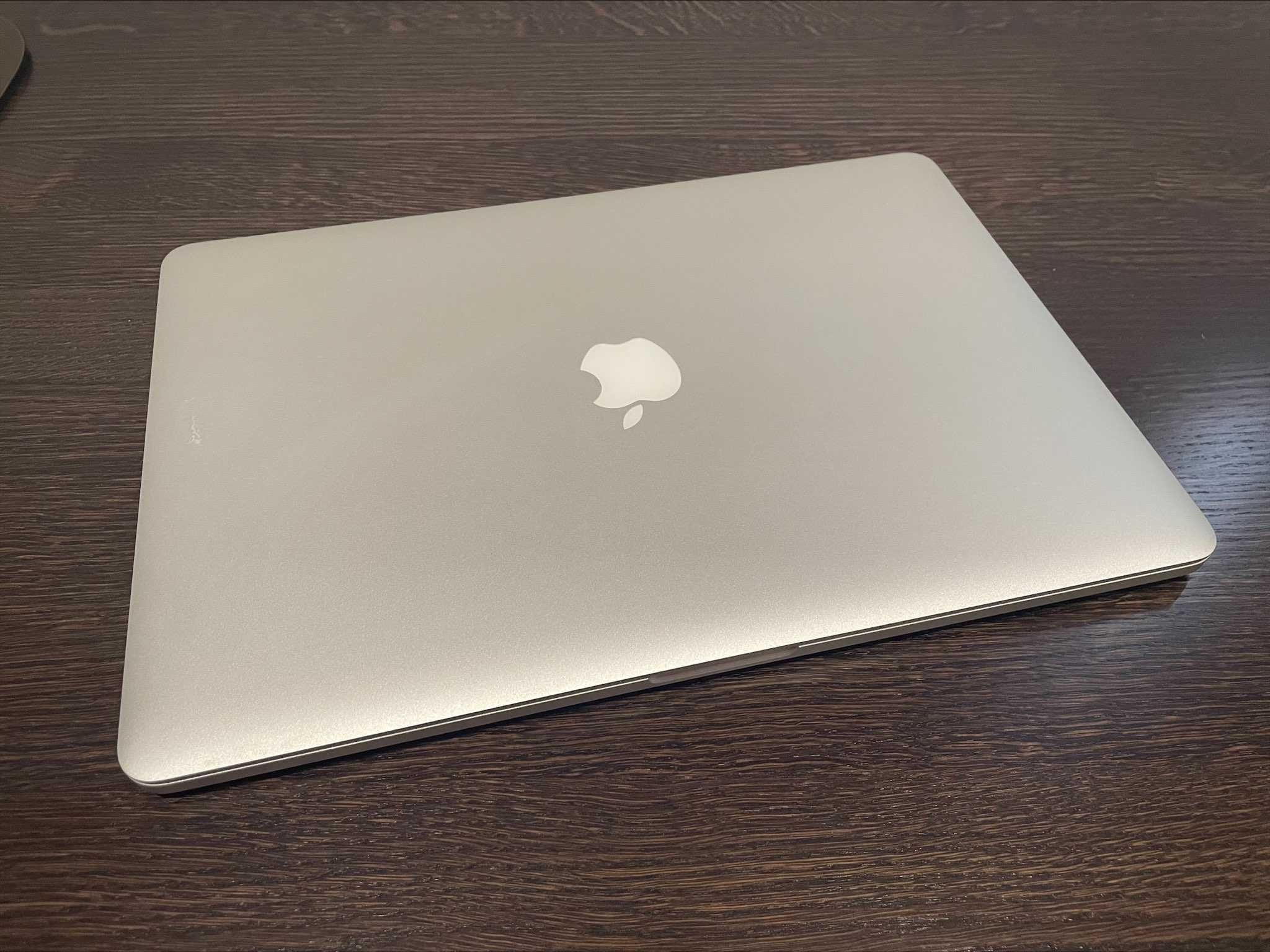 MacBook Pro 15", 2013; 2,3 GHz Quad-Core Intel Core i7; 16 GB RAM