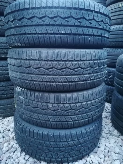 205/55/17 Toyo wielosezonowe całoroczne
