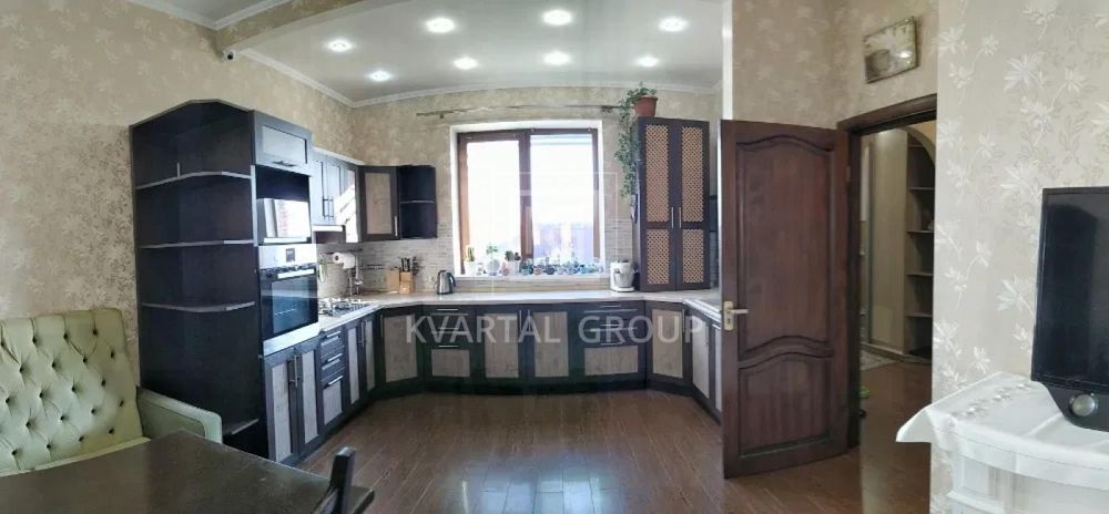 Продам два будинки за ціною одного!