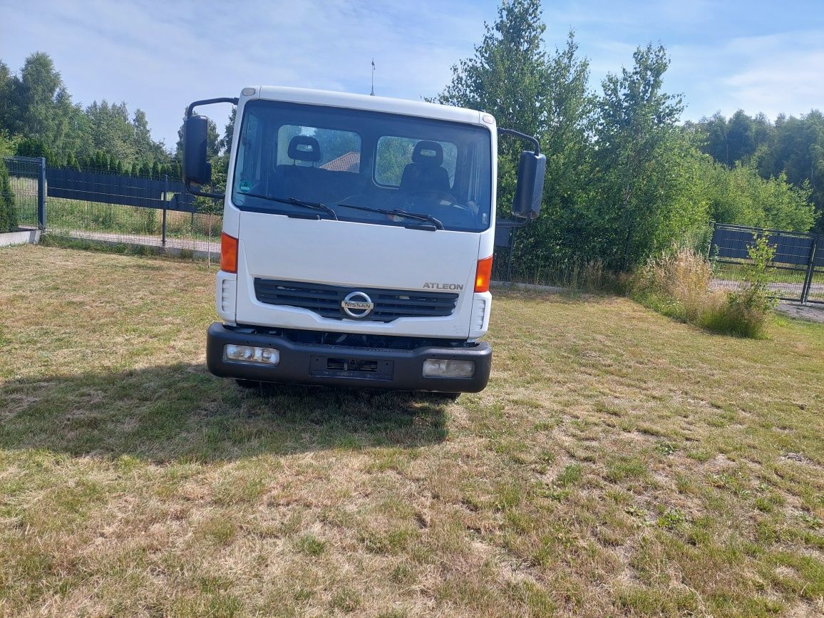 Nissan atleon 3.0