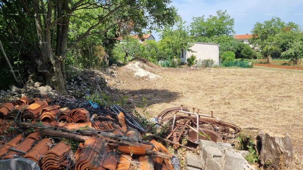 Хорватія, Істрія — земельна ділянка з дозволом на будівництво.
