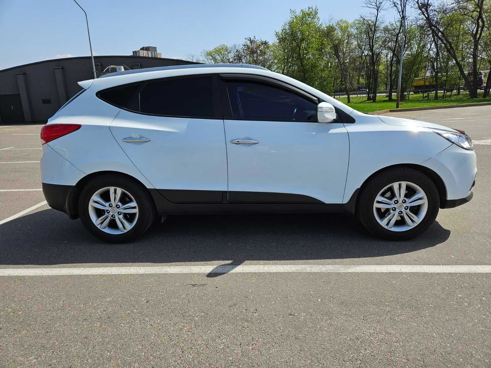 Hyundai ix35 2011, 2.0 AT (164 к.с.) 4WD, Style