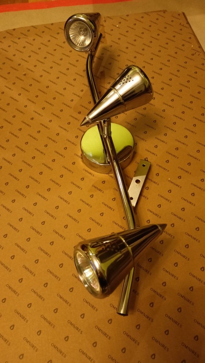 Lampa halogenowa potrójna