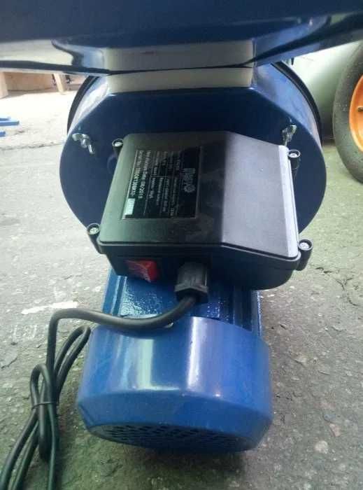 зернодробилка зернодробарка корморізка Крупоружка Кормоподрібнювач ДКУ