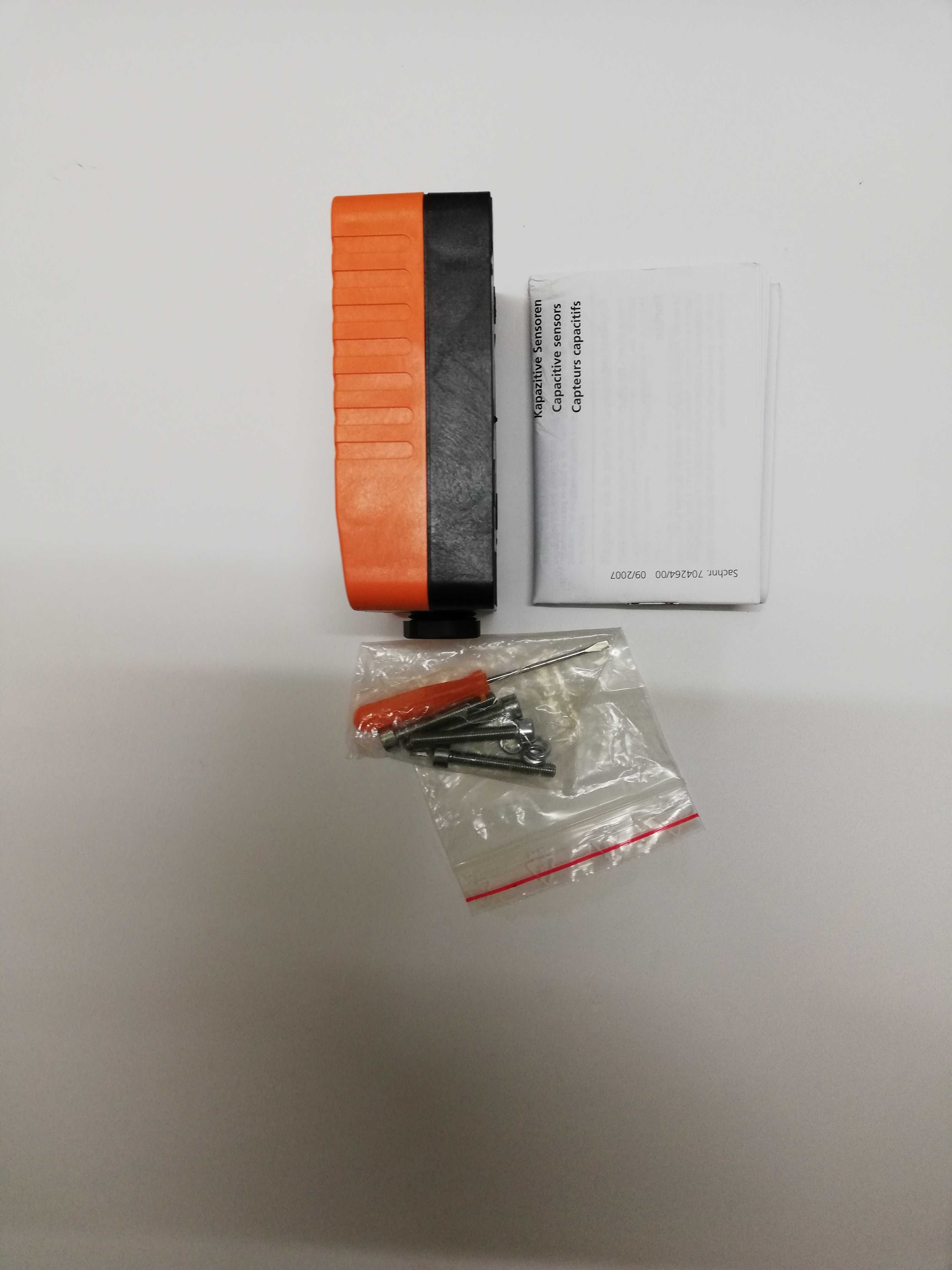 Czujnik pojemnościowy IFM KD0009  KDE2060-FBO A/NI