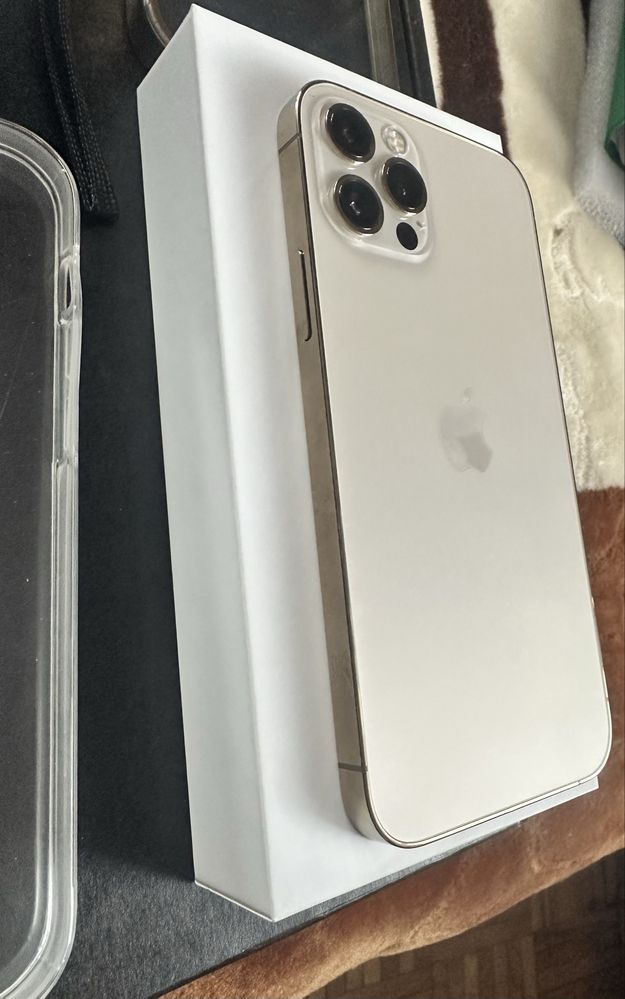 Sprzedam iPhone’a 12 Pro 256 GB, 6,1 cala w stanie idealnym.