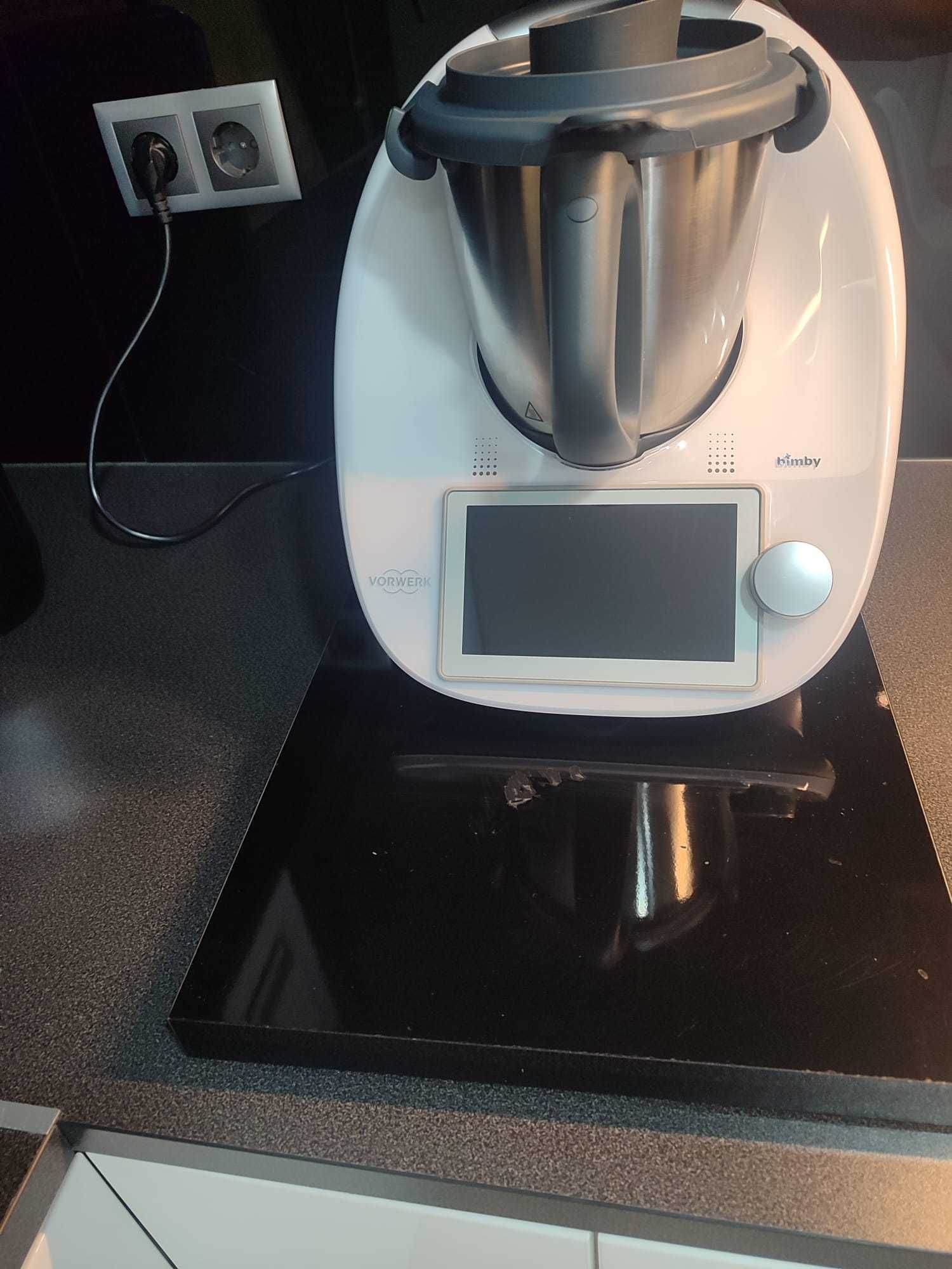 Vendo Bimby TM6 com 2 copos