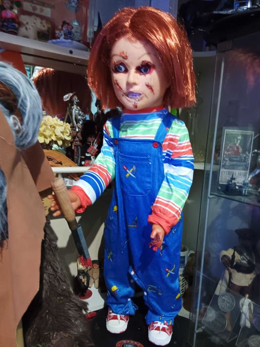 Figura do Chucky á escala real