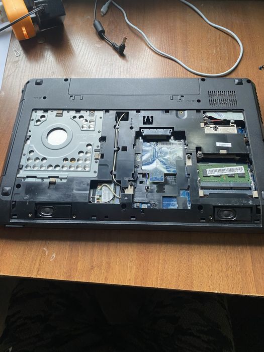 Ноутбук lenovo g585 на запчастини