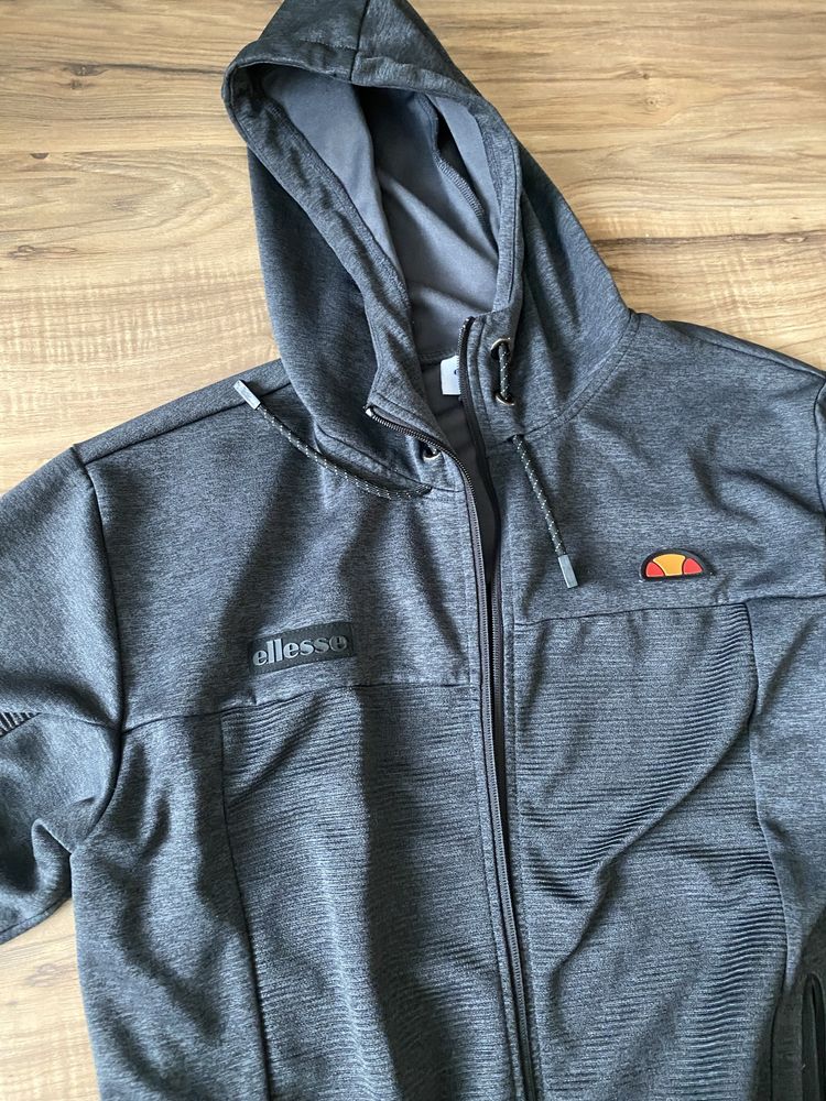 Продам кофту ellesse