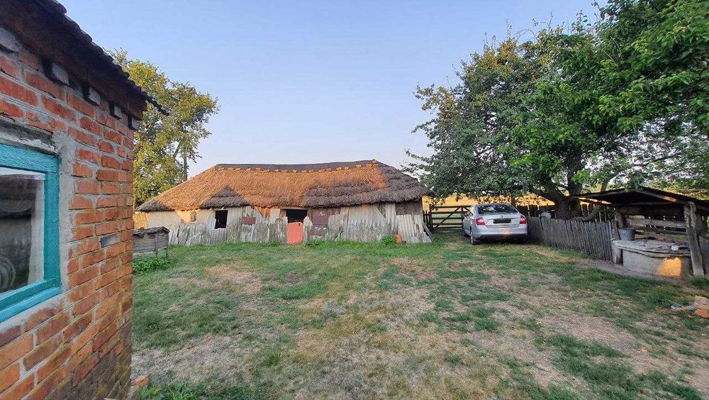 Продам будинок з городом та двома ділянками у Миргородському районі