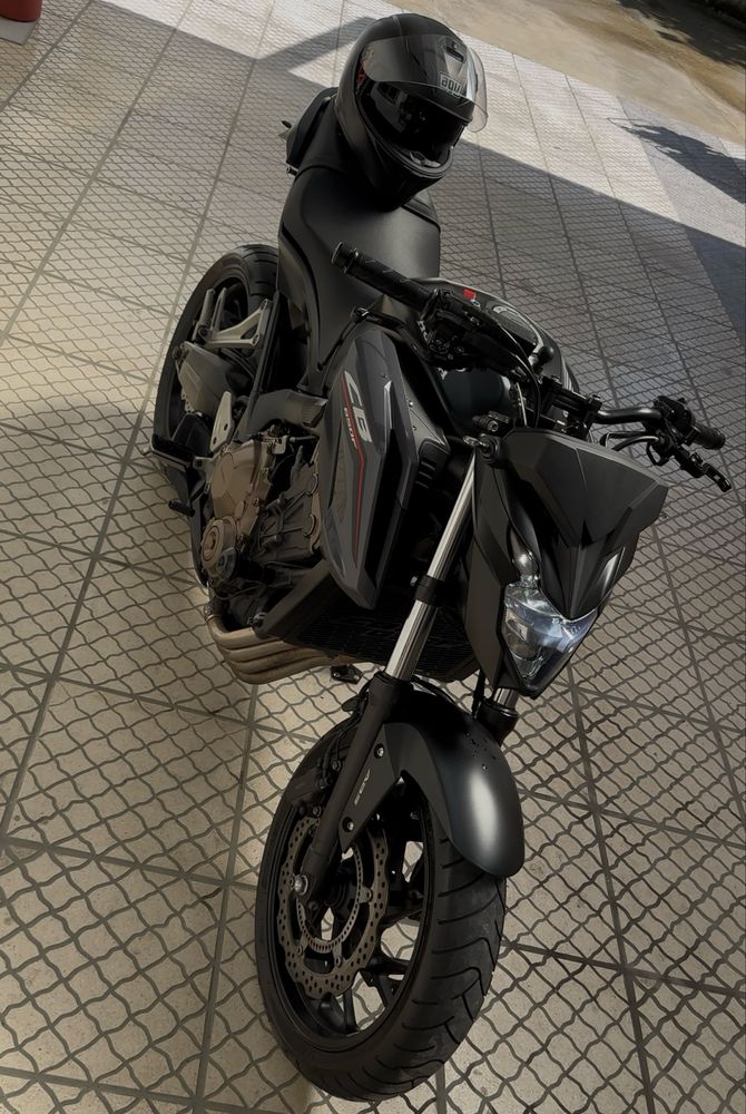 Honda CB650f usada mas como nova