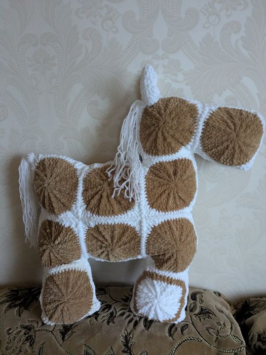 Іграшка м'яка в'язана