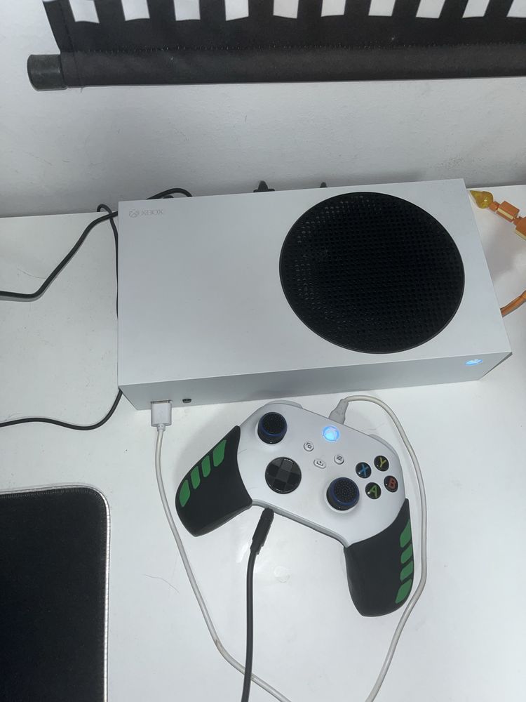 Xbox Series S praticamente nova