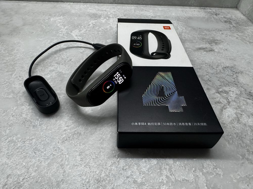 Фитнес браслет Mi Band 4 Xiaomi