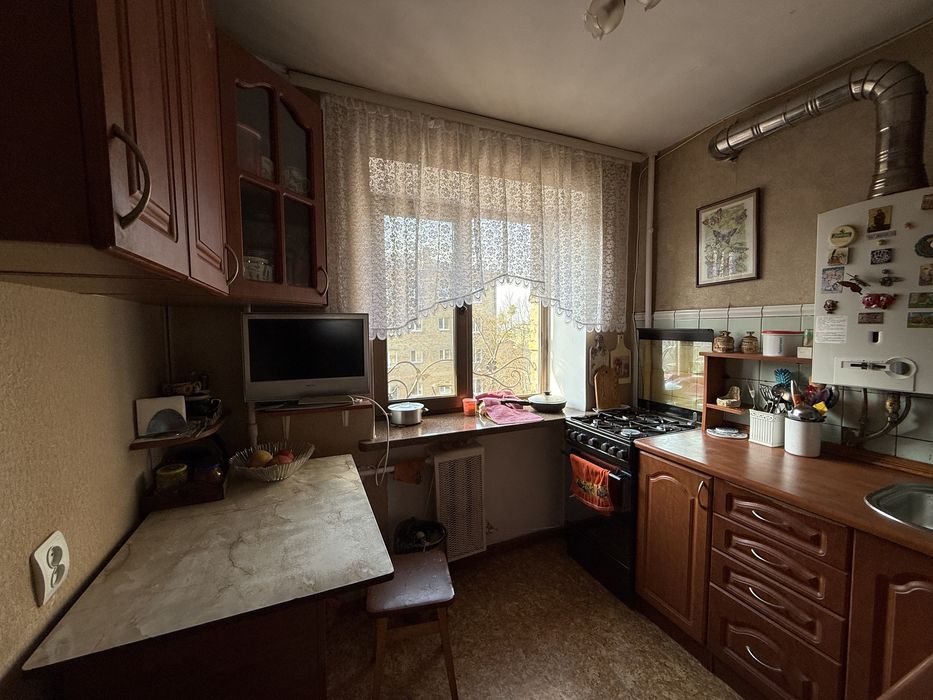 Трикімнатна квартира з ремонтом біля ТЦ! Без комісії!