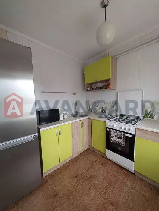 Здається 3-х кімнатна квартира на Черемушках.