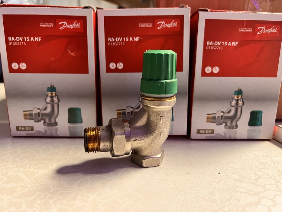 Danfoss клапан термостат радіаторний RA-DV 15 A NF